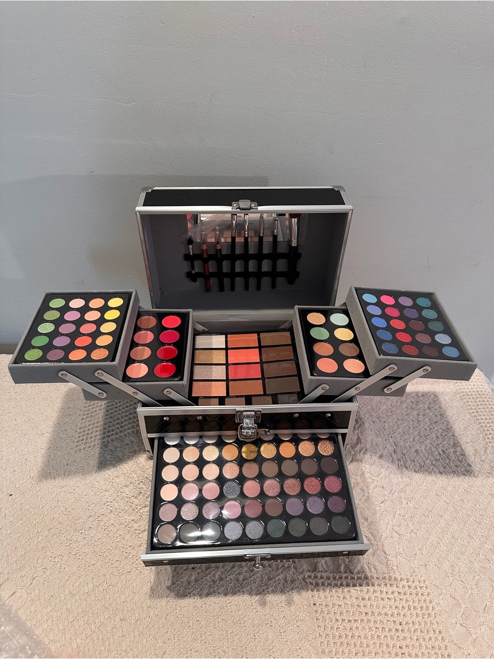 Professional Multi-Color Makeup Palette Set - Black